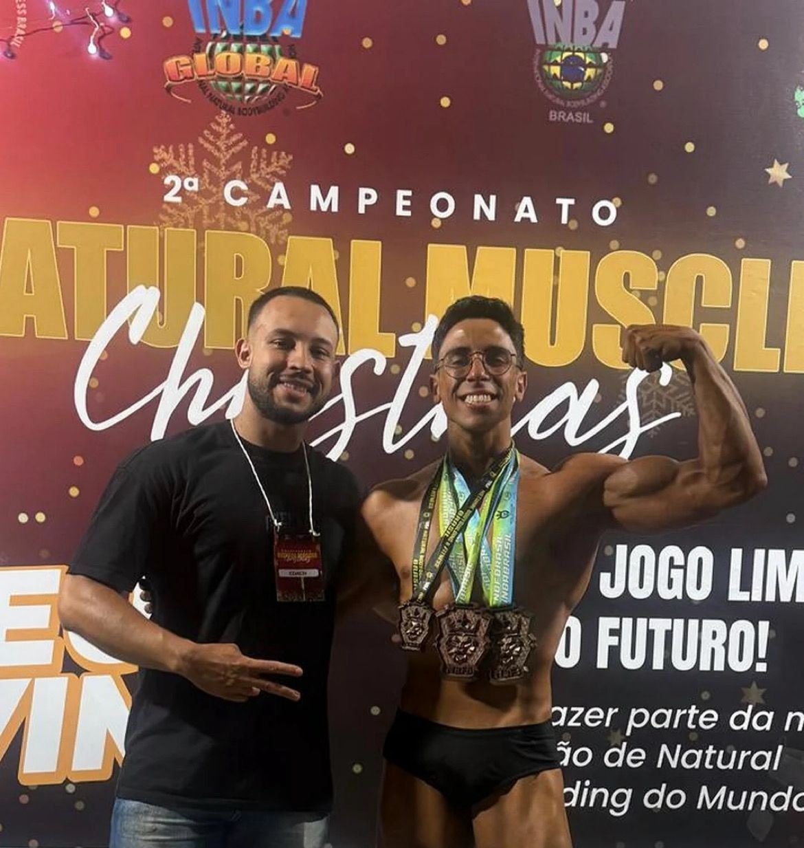 Matheus Vinicius com aluno premiado no 2º Campeonato Natural Muscle Christmas